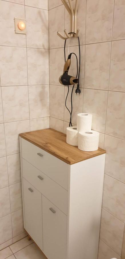Central Apartman Salgótarján Esterno foto