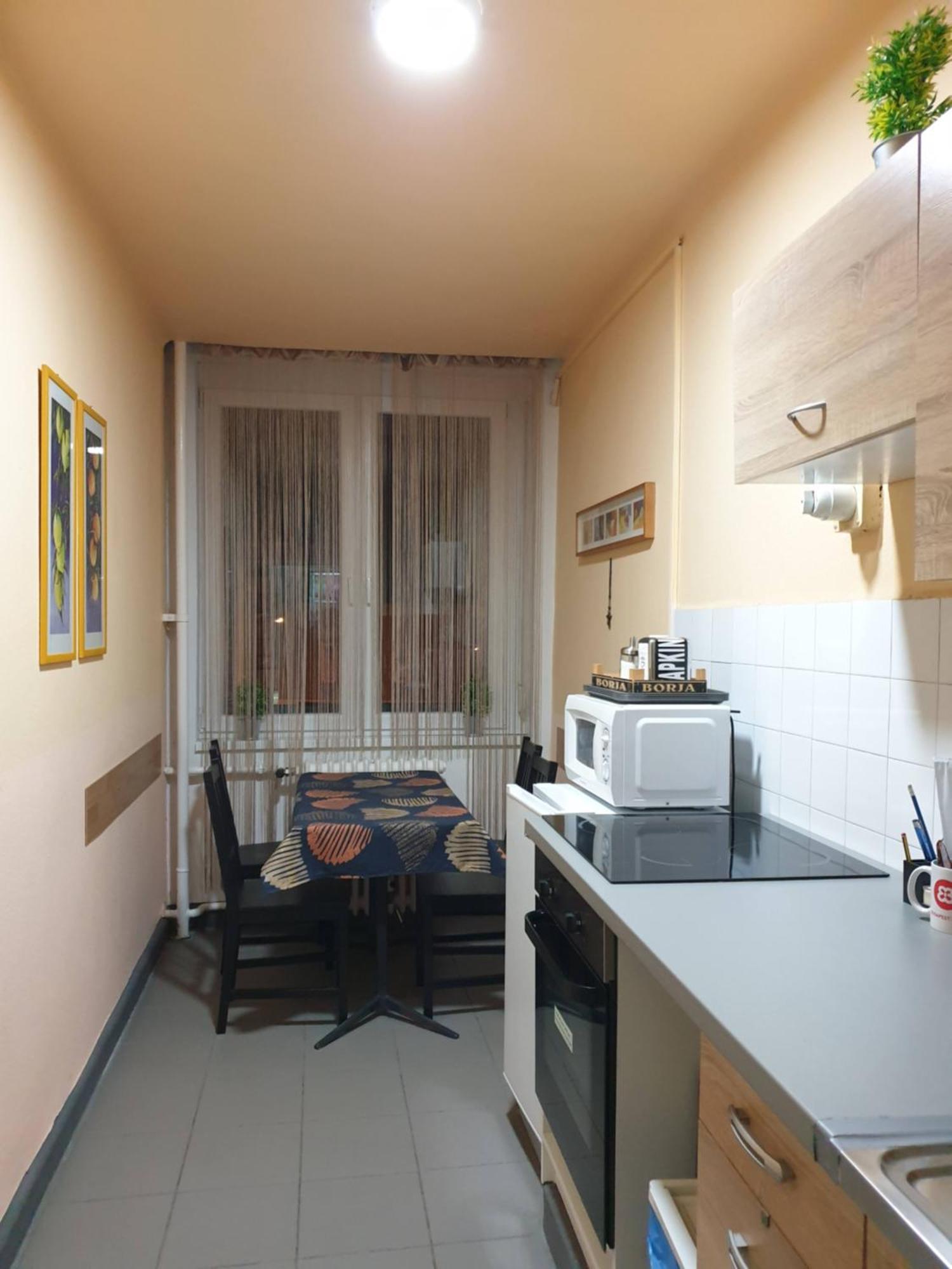 Central Apartman Salgótarján Esterno foto