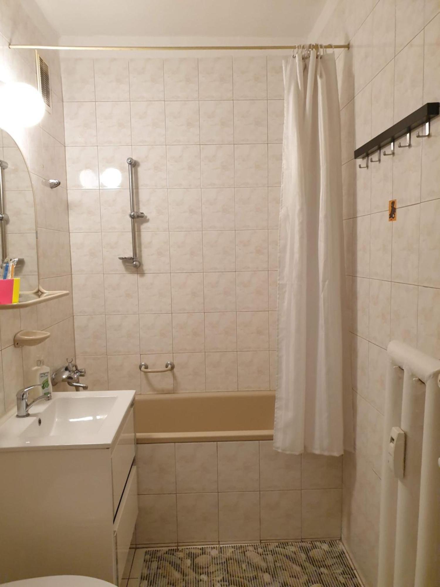 Central Apartman Salgótarján Esterno foto