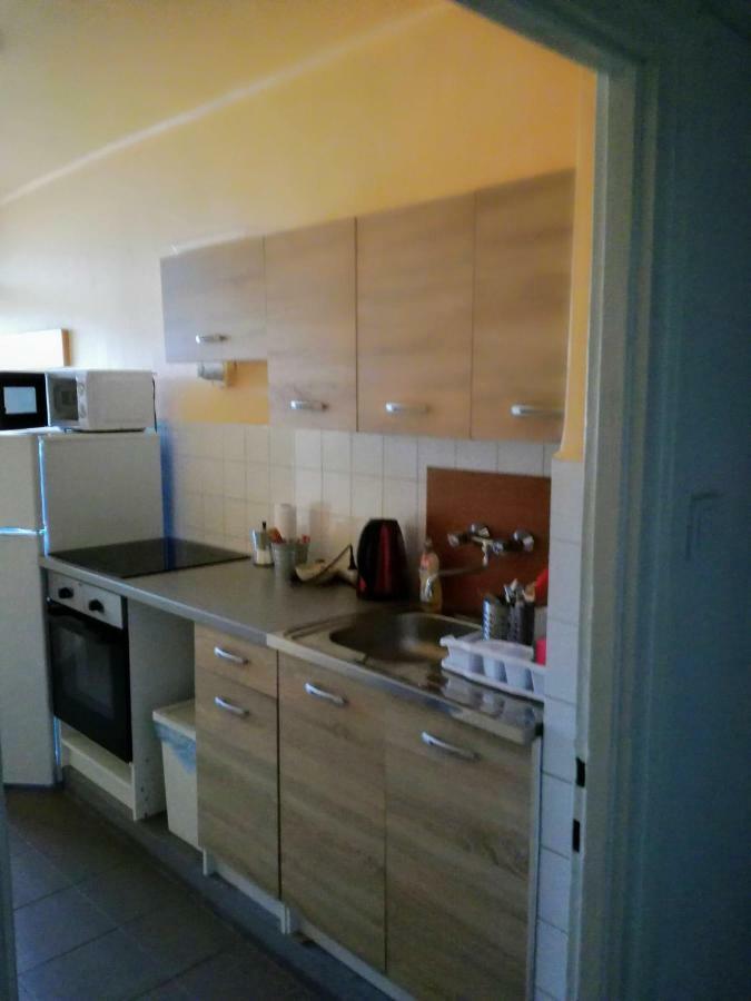 Central Apartman Salgótarján Esterno foto